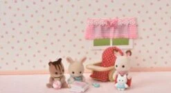 Sylvanian Families Babyzimmer-Set -Otto 15910290 05