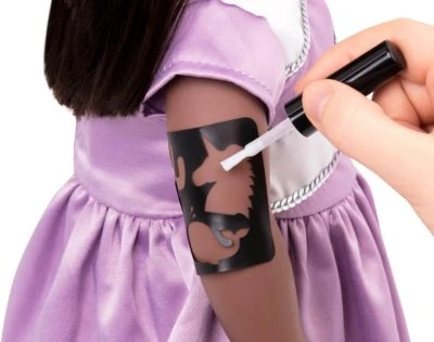 Our Generation Tattoopuppe Rosalyn 46 Cm Mit Zubehör 6 Our Generation Tattoopuppe Rosalyn 46 Cm Mit Zubehör – Bild 4