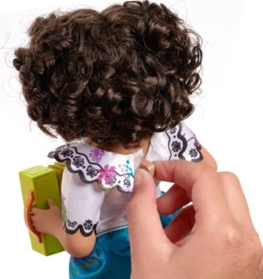 JAKKS PACIFIC Encanto Singende Mode-Puppe Mirabel "Willkommen In Der Familie Madrigal" 4 JAKKS PACIFIC Encanto Singende Mode-Puppe Mirabel "Willkommen In Der Familie Madrigal" – Bild 2