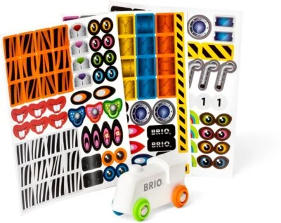 BRIO World 33979 Sticker Lokomotive - Holz-Eisenbahn Zum Bekleben Mit Vielen Tollen Motiven Auf Wiederablösbaren Stickern - Empfohlen Ab 3 Jahren 3 BRIO World 33979 Sticker Lokomotive - Holz-Eisenbahn Zum Bekleben Mit Vielen Tollen Motiven Auf Wiederablösbaren Stickern - Empfohlen Ab 3 Jahren