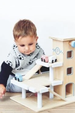 Mamabrum Holzparkplatz Mit 3 Ebenen Und Hubschrauberlandeplatz, Spielgarage Holzgarage Mit 4 Autos 11 Mamabrum Holzparkplatz Mit 3 Ebenen Und Hubschrauberlandeplatz, Spielgarage Holzgarage Mit 4 Autos -Otto 25036920 04