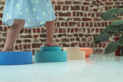 MOES Stapelstuhl – Rainbow Chair 6 MOES Stapelstuhl – Rainbow Chair – Bild 4