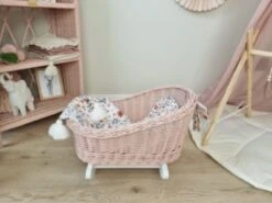 TinaForKids Puppenwiege Aus Weiden Mit Bettwäscheset, Puppenbett Altrosa/Weiß 7 TinaForKids Puppenwiege Aus Weiden Mit Bettwäscheset, Puppenbett Altrosa/Weiß -Otto 29721269 03